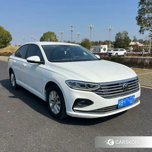 Volkswagen Lavida 2023 Белый из Китая