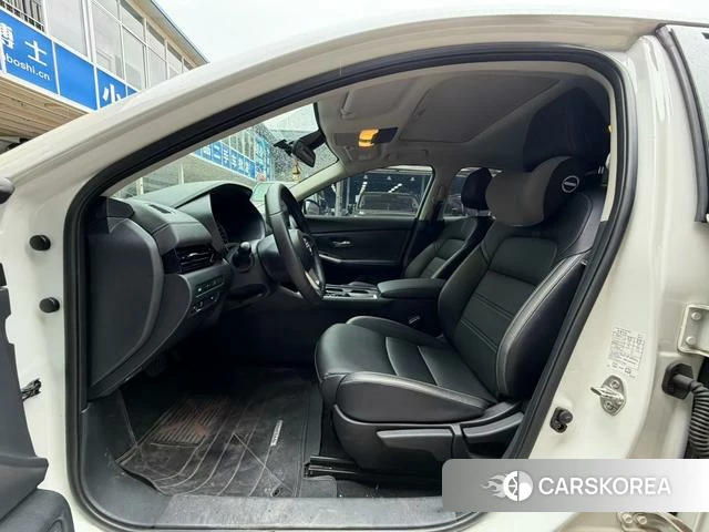 Nissan Xuan Yi 2024 Белый из Китая