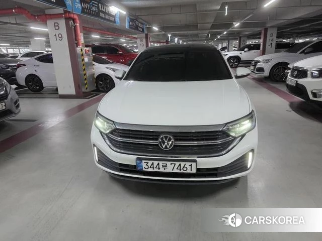 Volkswagen 7th Generation of Jetta 2024 Белый из Кореи