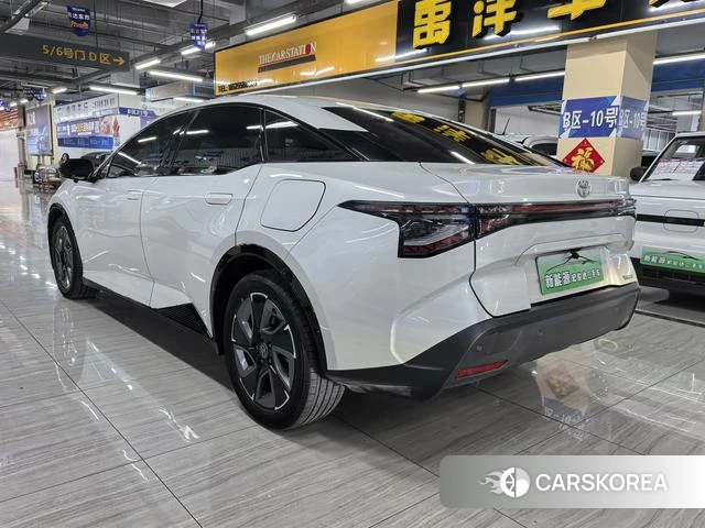 Toyota bZ3 2024 Белый из Китая