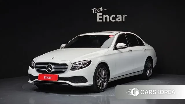 Mercedes-Benz E-Class W213 2018 Белый из Кореи