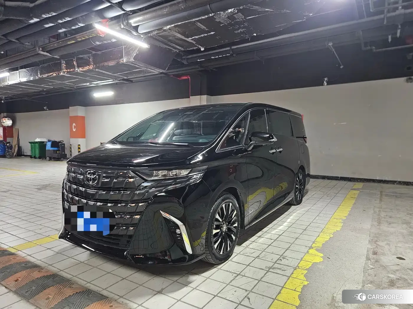 Toyota Elfa 2025 Черный из Китая