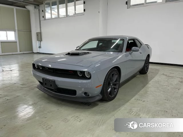 Dodge Challenger 2021 Серебристо-серый из Кореи