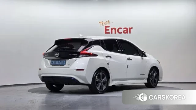 Nissan Leaf (ZE1) 2019 Белый из Кореи