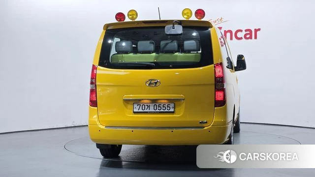 Hyundai The New Grand Starex 2018 Желтый из Кореи