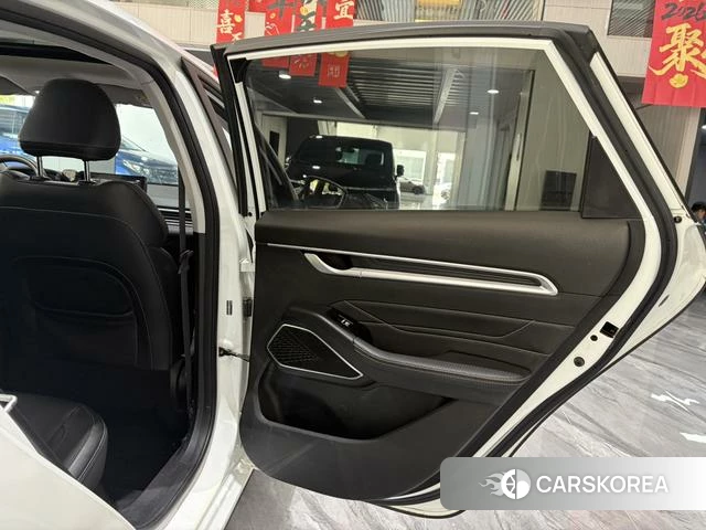 Geely Automobile Emgrand 2022 Белый из Китая
