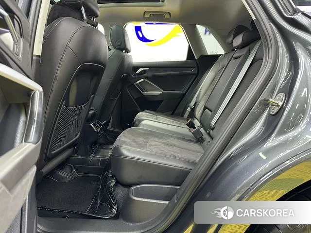 Audi Q3 2023 Темно-серый из Китая