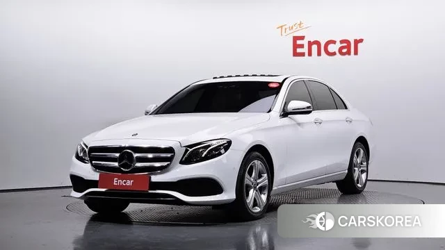 Mercedes-Benz E-Class W213 2018 Белый из Кореи