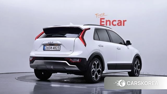 Kia Di Ol Nu Niro 2022 Белый из Кореи