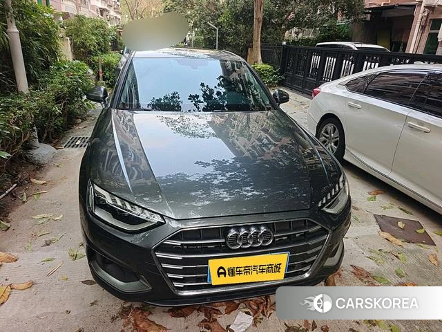 Audi A4L 2022 Темно-серый из Китая