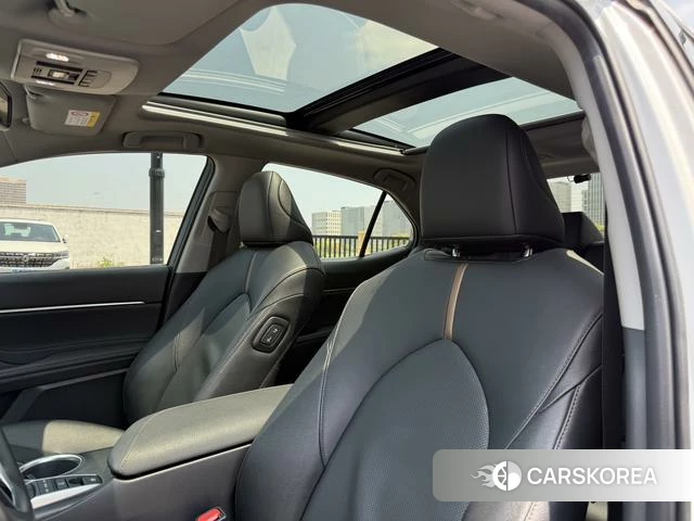 Toyota Camry 2022 Белый из Китая
