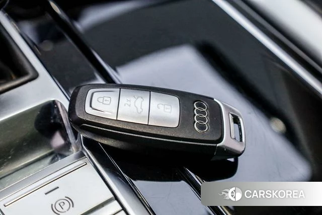 Audi Q6 2024 Черный из Китая