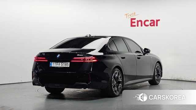 BMW 5 Series (G60) 2025 Черный из Кореи