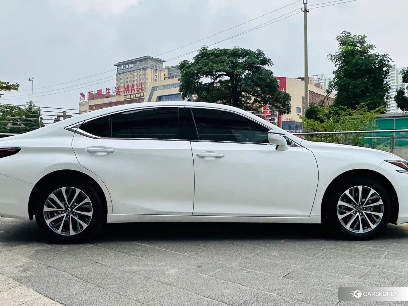 Lexus ES 2023 Белый из Китая