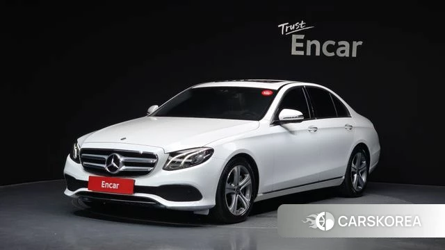 Mercedes-Benz E-Class W213 2019 Белый из Кореи