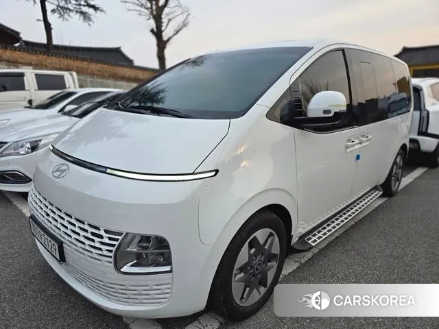 Hyundai Staria 2025 Белый из Кореи