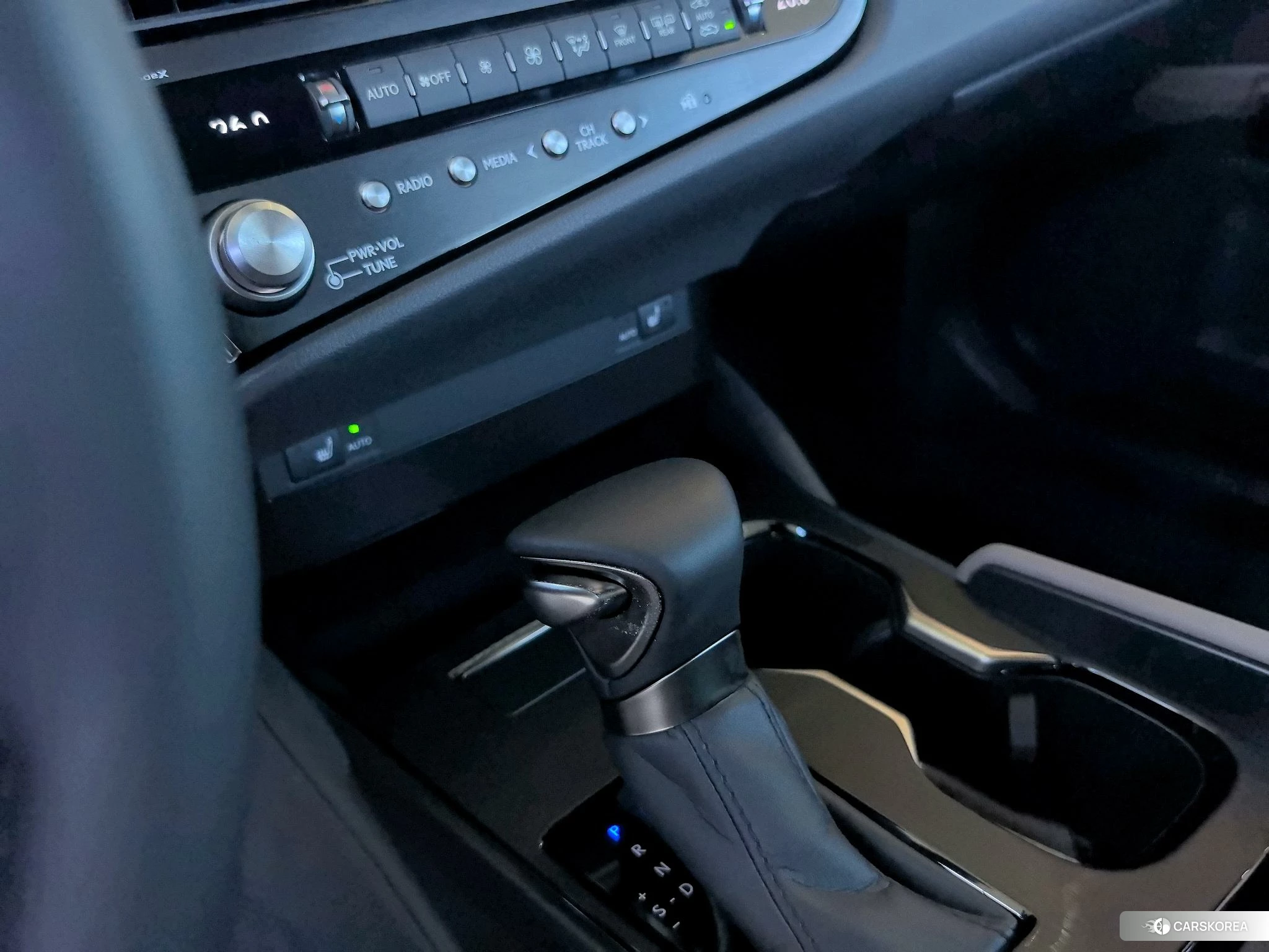 Lexus ES 2022 Серебристо-серый из Китая