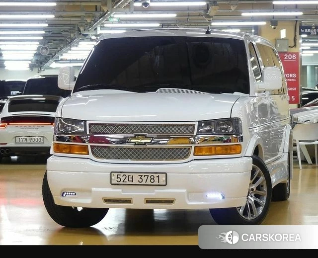 Chevrolet Express Van 2021 Белый из Кореи