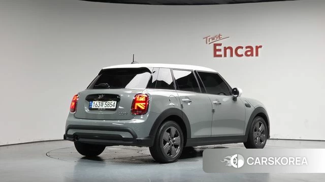 Mini Cooper 2022 Серебристо-серый из Кореи