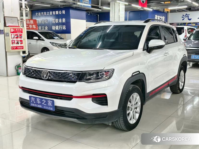 Chang'an CS35 PLUS 2022 Белый из Китая