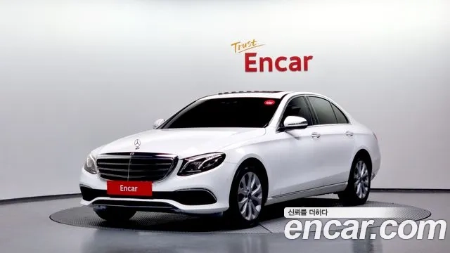 Mercedes-Benz E-Class W213 2018 Белый из Кореи