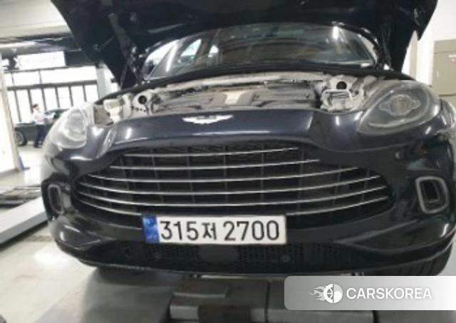 Aston Martin DBX 2023 Черный из Кореи