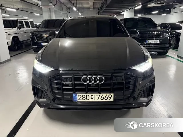 Audi Q8 (4M) 2023 Черный из Кореи