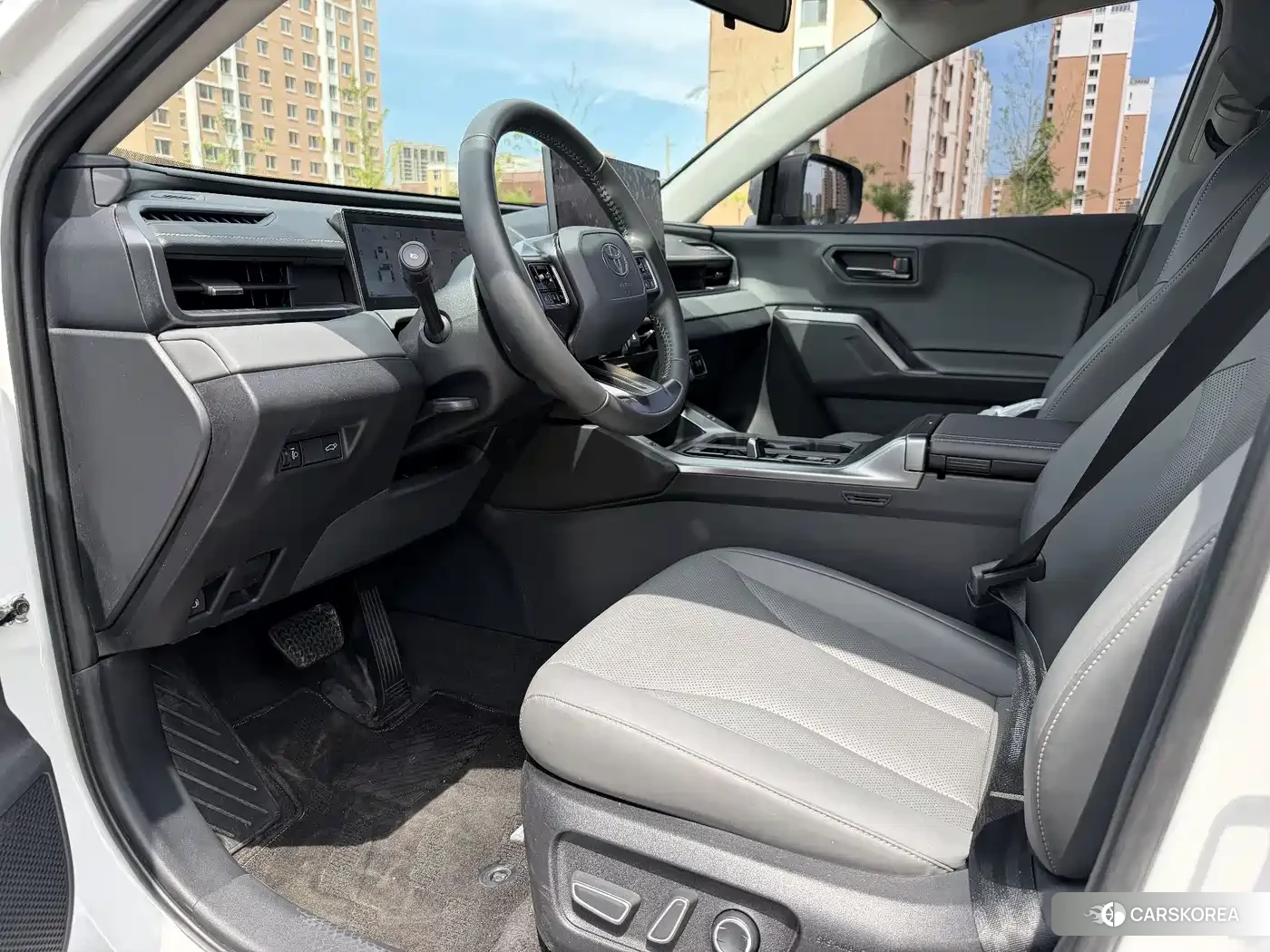 Toyota RAV4 2026 Белый из Китая