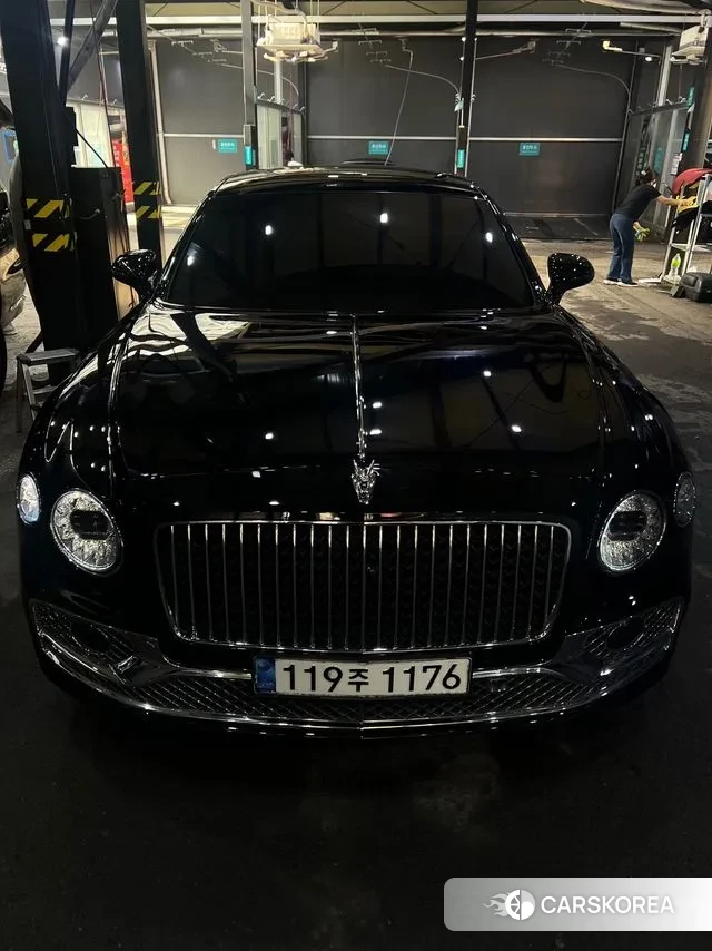 Bentley Flying Spur 3rd Generation 2021 Черный из Кореи