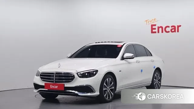 Mercedes-Benz E-Class W213 2021 Белый из Кореи