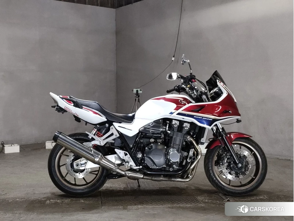 Проданный Honda CB1300SF BOLDOR 2018 из Японии