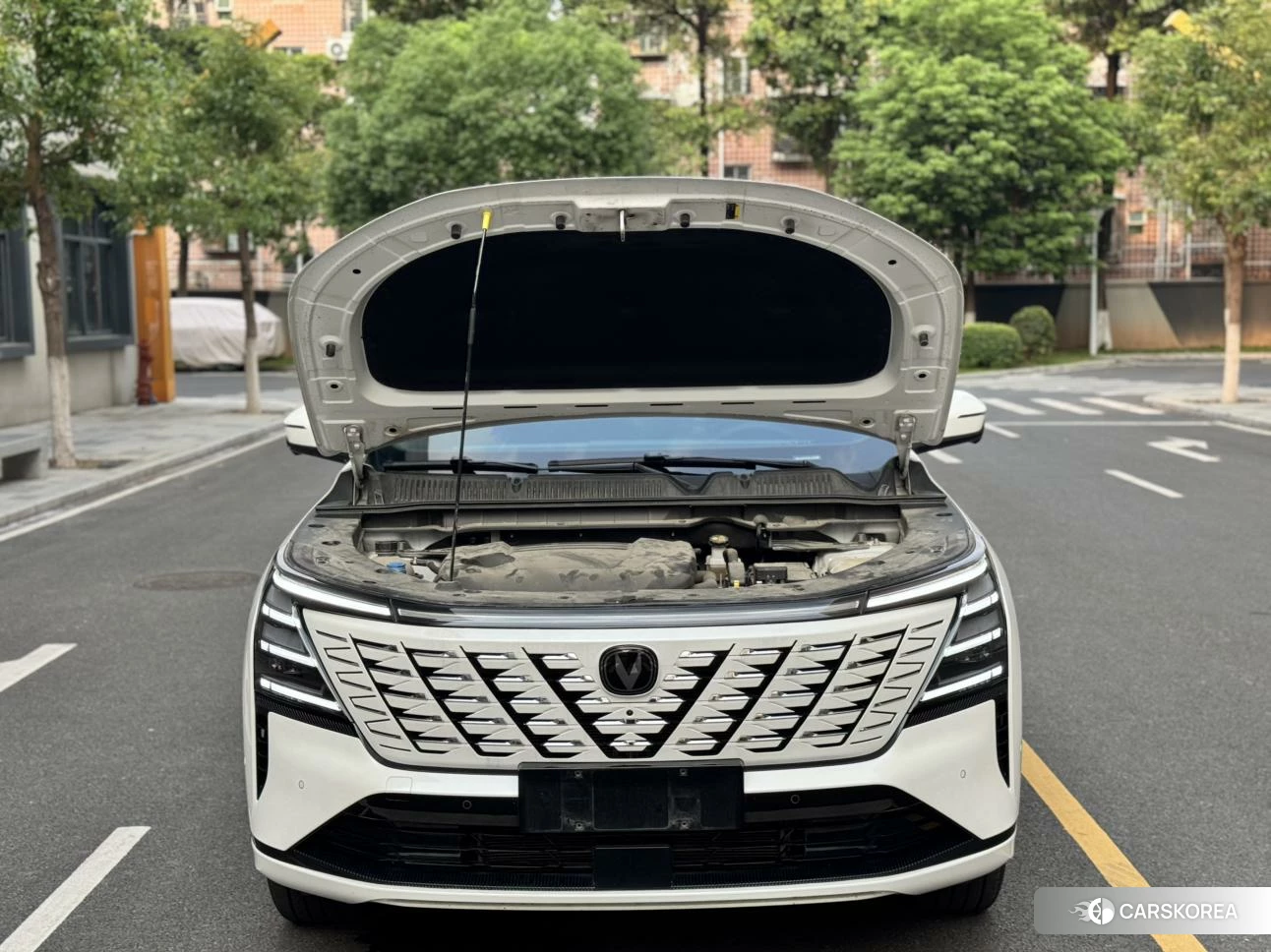 Chang'an CS75 PLUS 2024 Белый из Китая