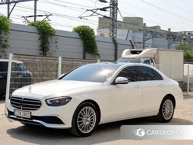 Mercedes-Benz E-Class W213 2021 Белый из Кореи