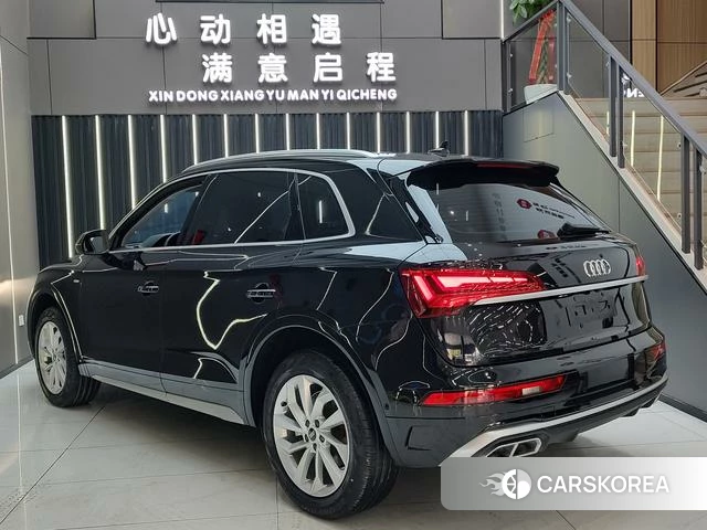 Audi Q5L 2022 Черный из Китая
