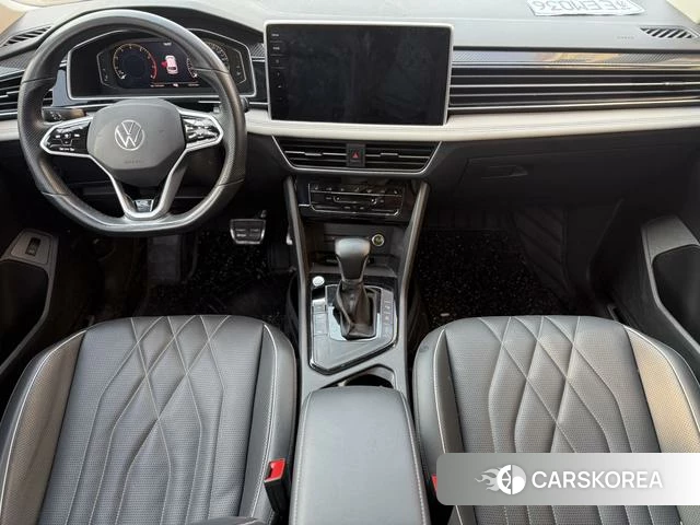 Volkswagen Tiguan L 2022 Черный из Китая