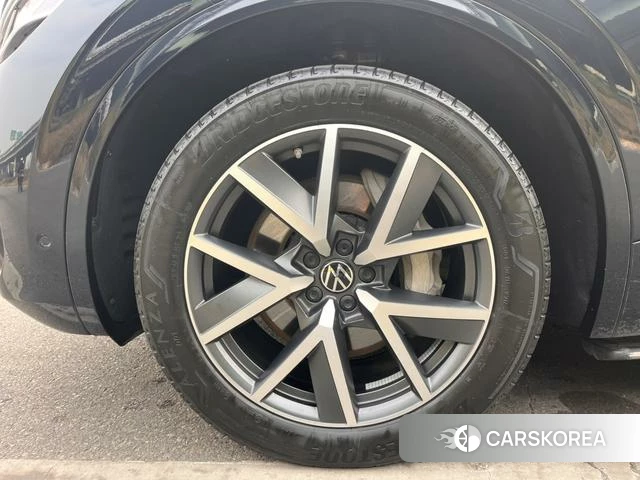 Volkswagen Touareg 2022 Черный из Китая