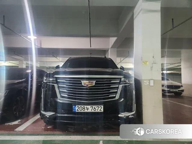 Cadillac Escalade 5th Generation 2021 Черный из Кореи