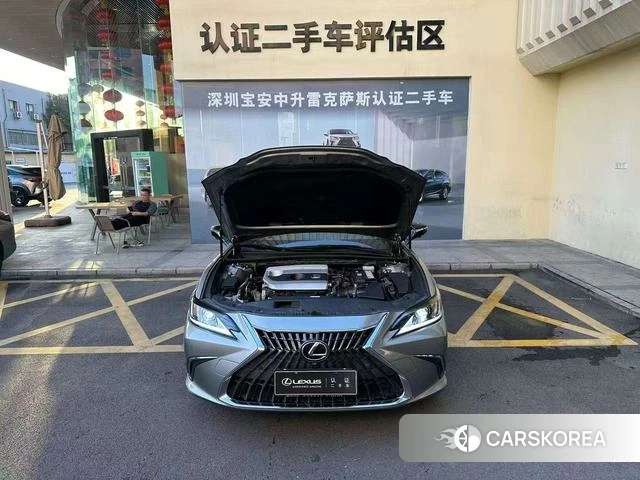 Lexus ES 2022 Темно-серый из Китая
