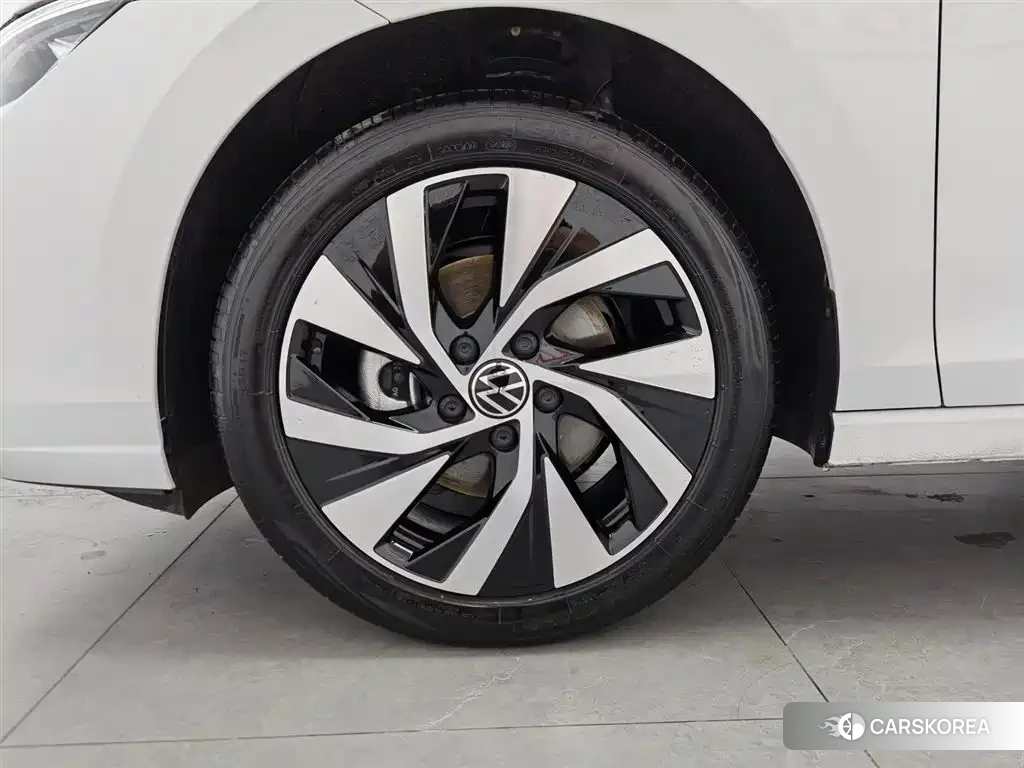 Volkswagen Golf 2025 Белый из Китая