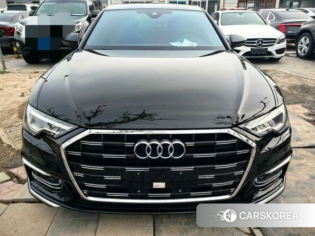 Audi A6L 2022 Черный из Китая