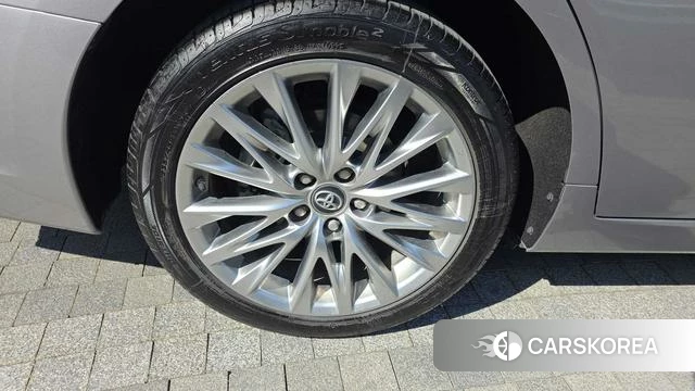 Toyota Asian dragon 2023 Серебристо-серый из Китая