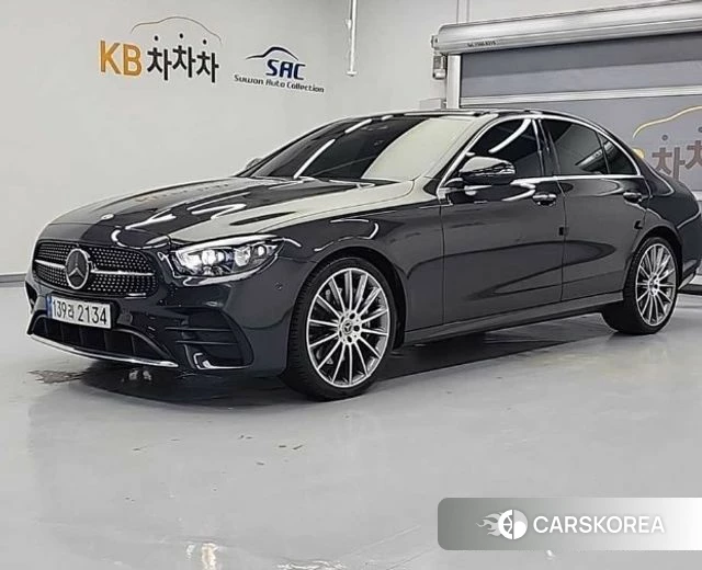 Mercedes-Benz E-Class W213 2022 Серый из Кореи