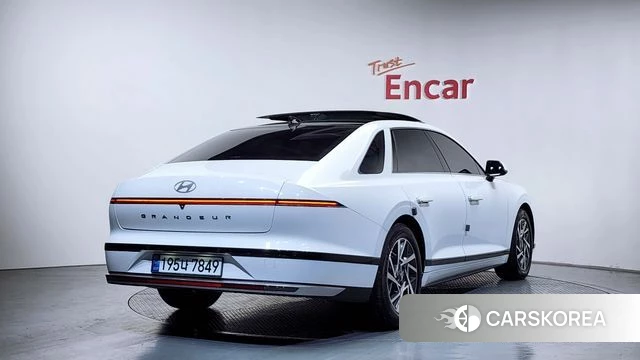 Hyundai Grandeur Hybrid (GN7) 2024 Белый из Кореи