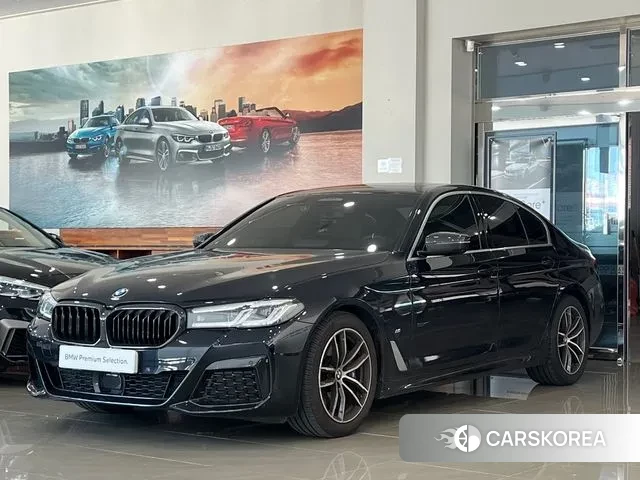 BMW 5 Series (G30) 2023 Черный двухцветный из Кореи