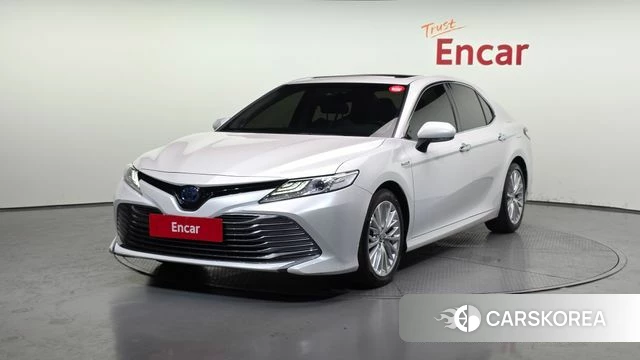Toyota Camry (XV70) 2020 Белый из Кореи