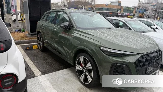 Audi Q5 (80A) 2025 Черный из Кореи