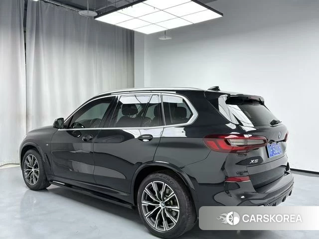 BMW X5 (imported) 2022 Черный из Китая