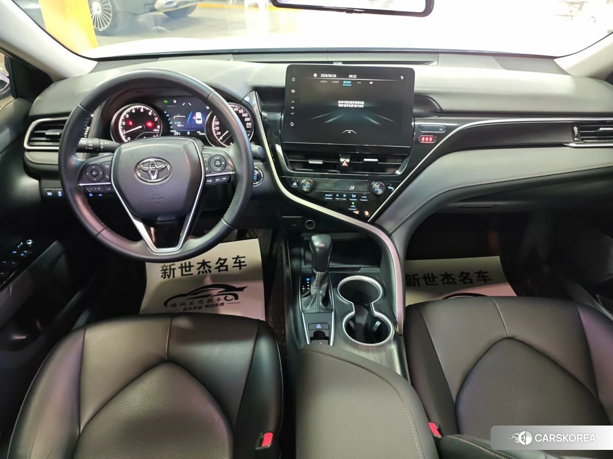 Toyota Camry 2023 Белый из Китая