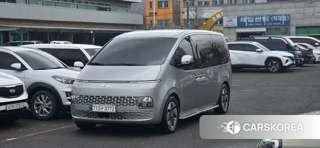 Hyundai Staria 2022 Серебристо-серый из Кореи