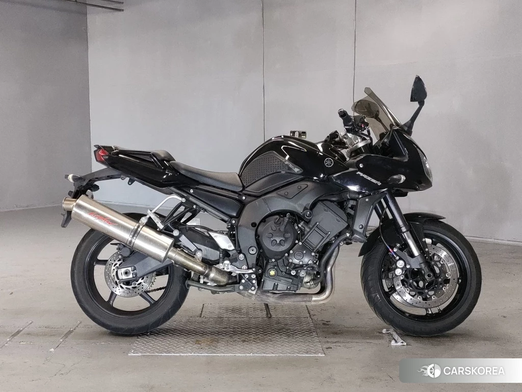 Проданный Yamaha FZ1 FEATHER 2010 из Японии, фото 2